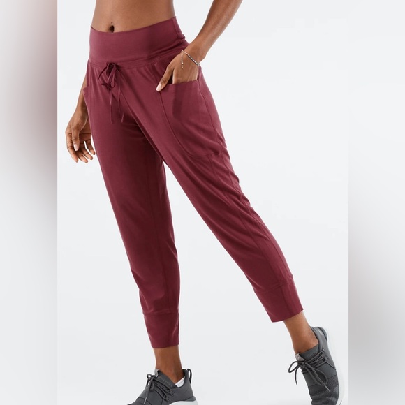 Fabletics medium burgundy joggers - Picture 1 of 5